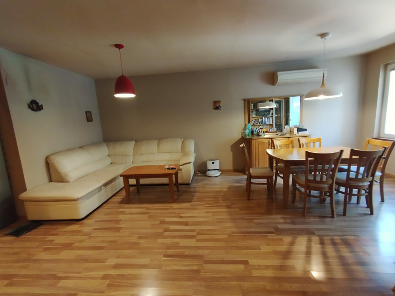 Zu vermieten  2 Schlafzimmer Stara Zagora , Bila , 90 qm | 65503084