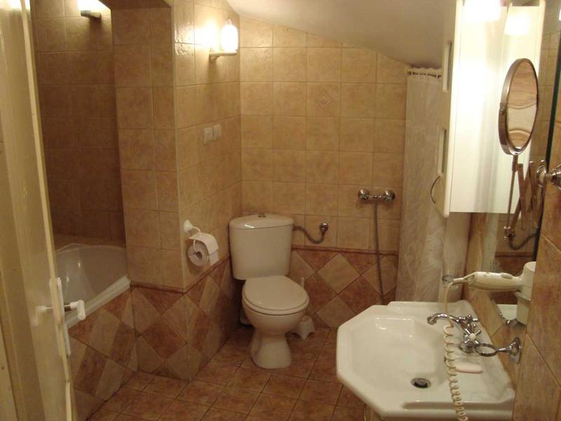 Дава под наем КЪЩА, гр. Велико Търново, Център, снимка 7 - Къщи - 55289039