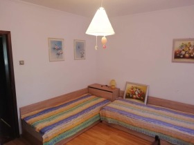 2 bedroom Vazrazhdane, Burgas 5