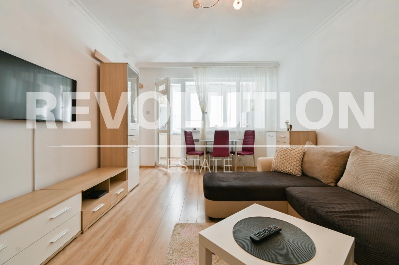 Дава под нем  2-стаен, град София, Център •  725 EUR • ID 51156111 — holmes.bg - [1] 