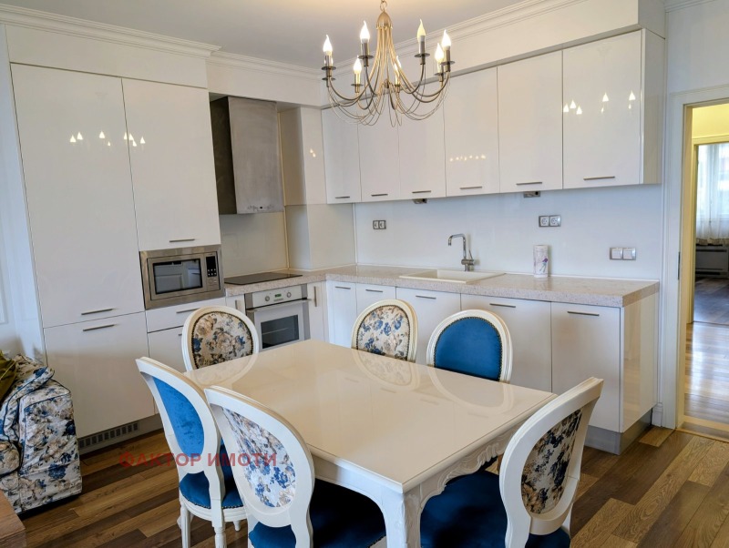 Дава под наем 3-СТАЕН, гр. Варна, м-т Долна Трака