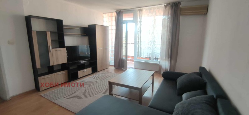 Zu vermieten  3 Schlafzimmer Plowdiw , Zentar , 110 qm | 35418085