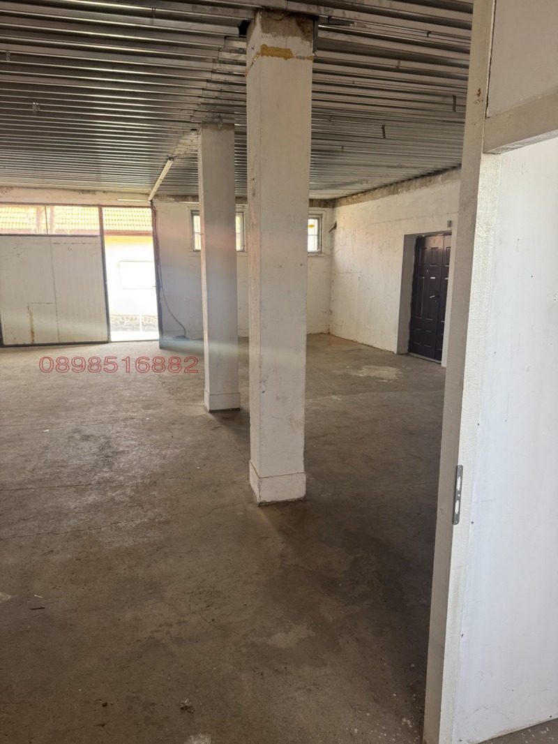 Дава под Наем СКЛАД в град Перник, Църква - 110 кв.м / 440 € » 860.57 лв.