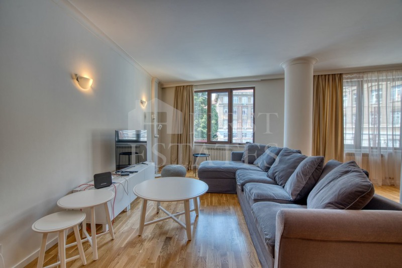Дава под нем  Многостаен, град София, Център • 2 200 € • ID 77541759 — holmes.bg - [1] 