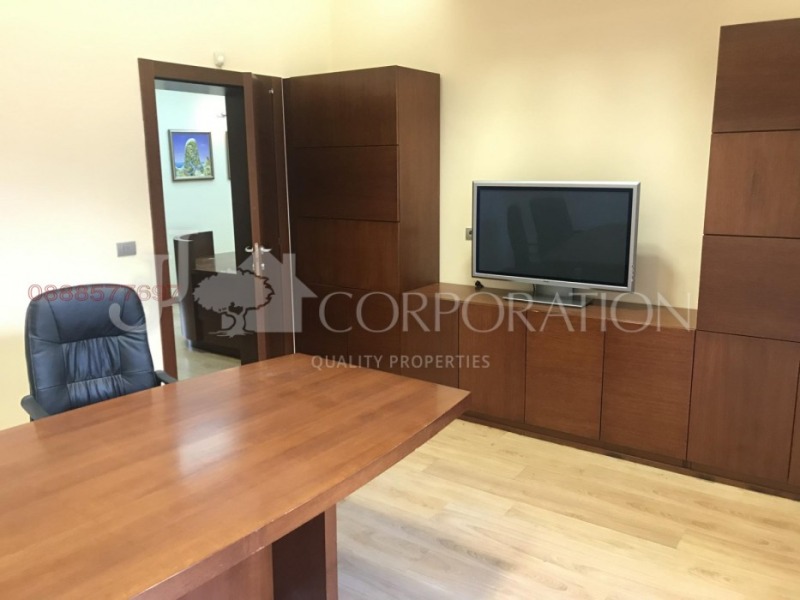 Дава под Наем ОФИС в град София, Център - 164 кв.м / 1 640 € » 3 207.56 лв., ДЖЕЙ И ДЖЕЙ КОРПОРЕЙШЪН ООД