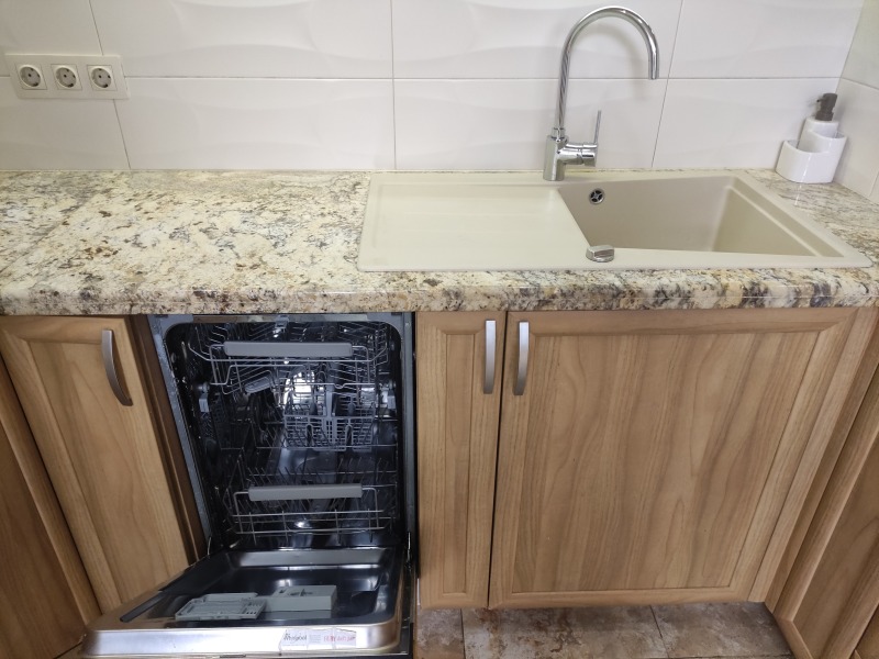 Дава под наем  4-стаен град София , Изток , 180 кв.м | 78066006 - изображение [6]