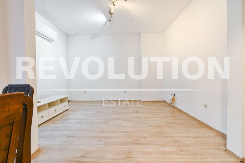 Дава под наем 3-СТАЕН, гр. София, Център, снимка 4 - Апартаменти - 53042000