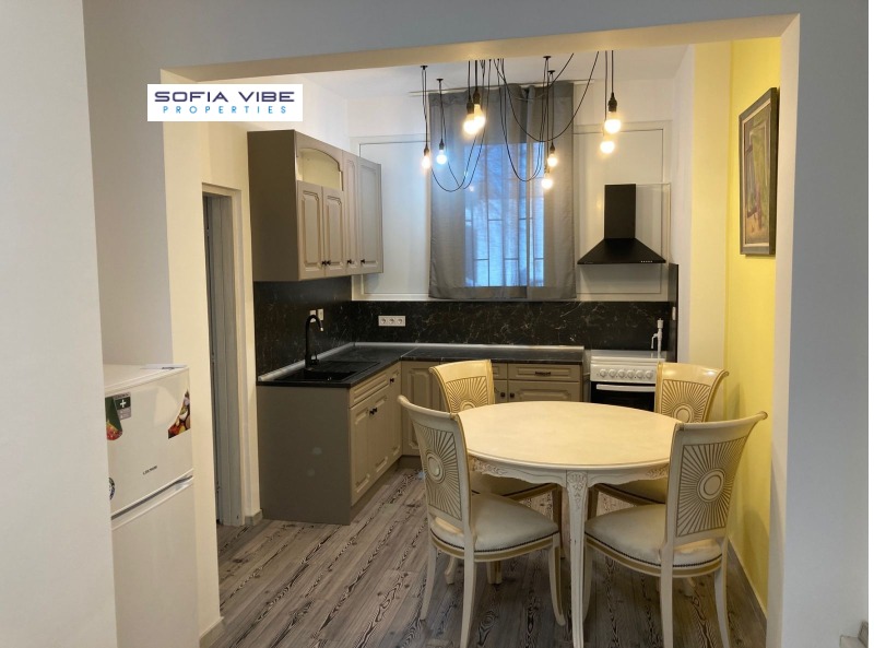 Zu vermieten  3 Schlafzimmer Sofia , Mladost 2 , 100 qm | 25346121