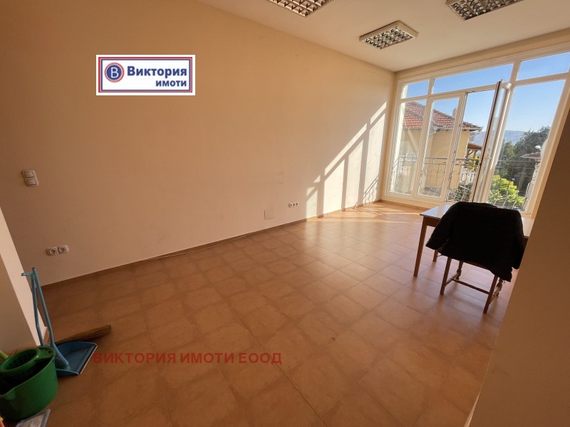 Para alugar  Escritório Veliko Tarnovo , Centar , 50 m² | 92986045