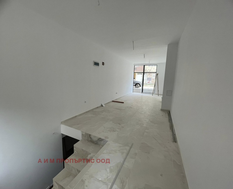 Дава под наем МАГАЗИН, гр. Благоевград, Идеален център, снимка 2 - Магазини - 52161602