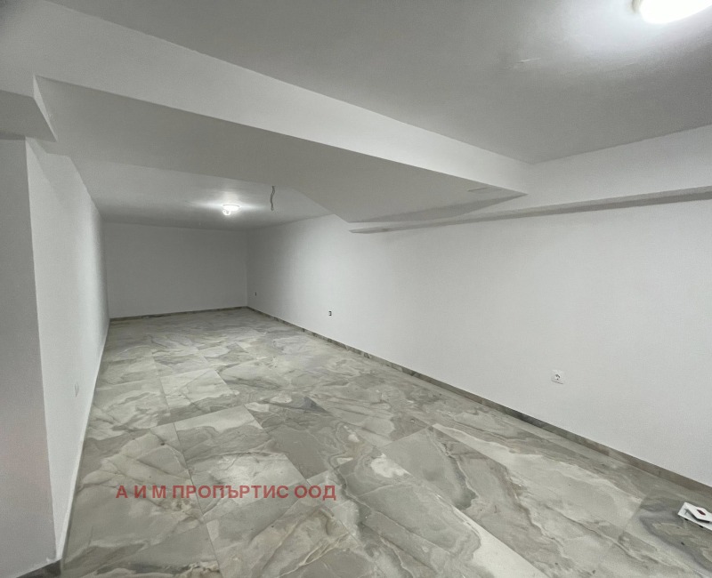 Дава под наем МАГАЗИН, гр. Благоевград, Идеален център, снимка 6 - Магазини - 52161602