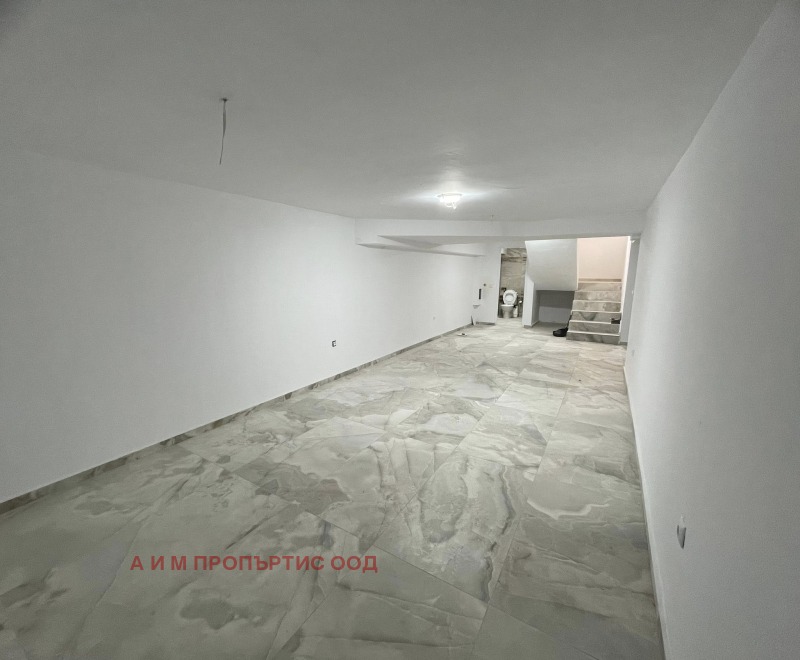 Дава под наем МАГАЗИН, гр. Благоевград, Идеален център, снимка 8 - Магазини - 52161602