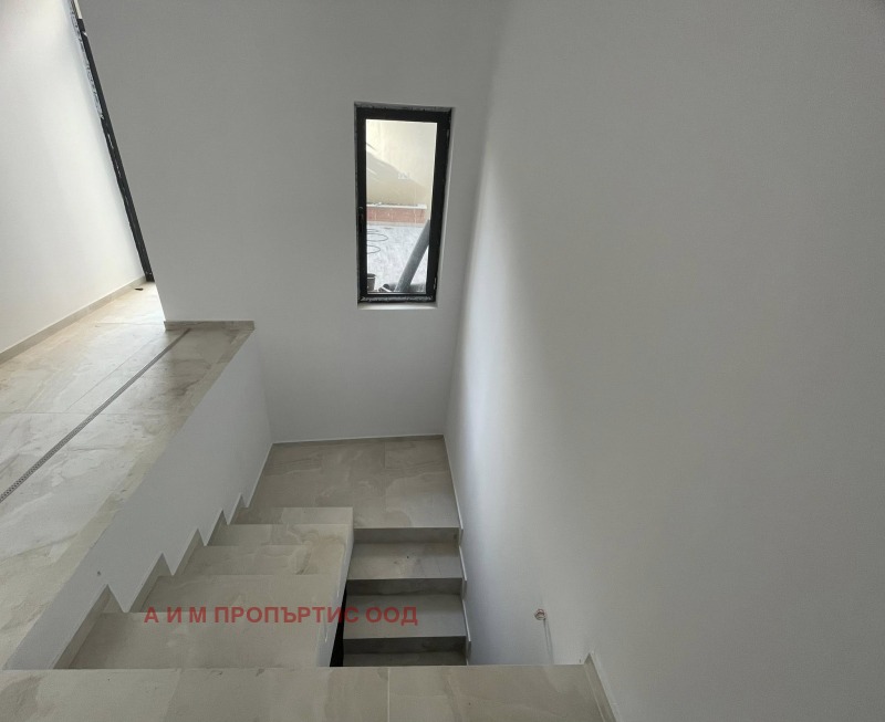 Дава под наем МАГАЗИН, гр. Благоевград, Идеален център, снимка 4 - Магазини - 52161602