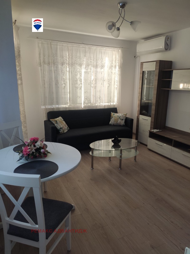 Vuokrattavana  1 makuuhuone Plovdiv , Tsentar , 62 neliömetriä | 94570503