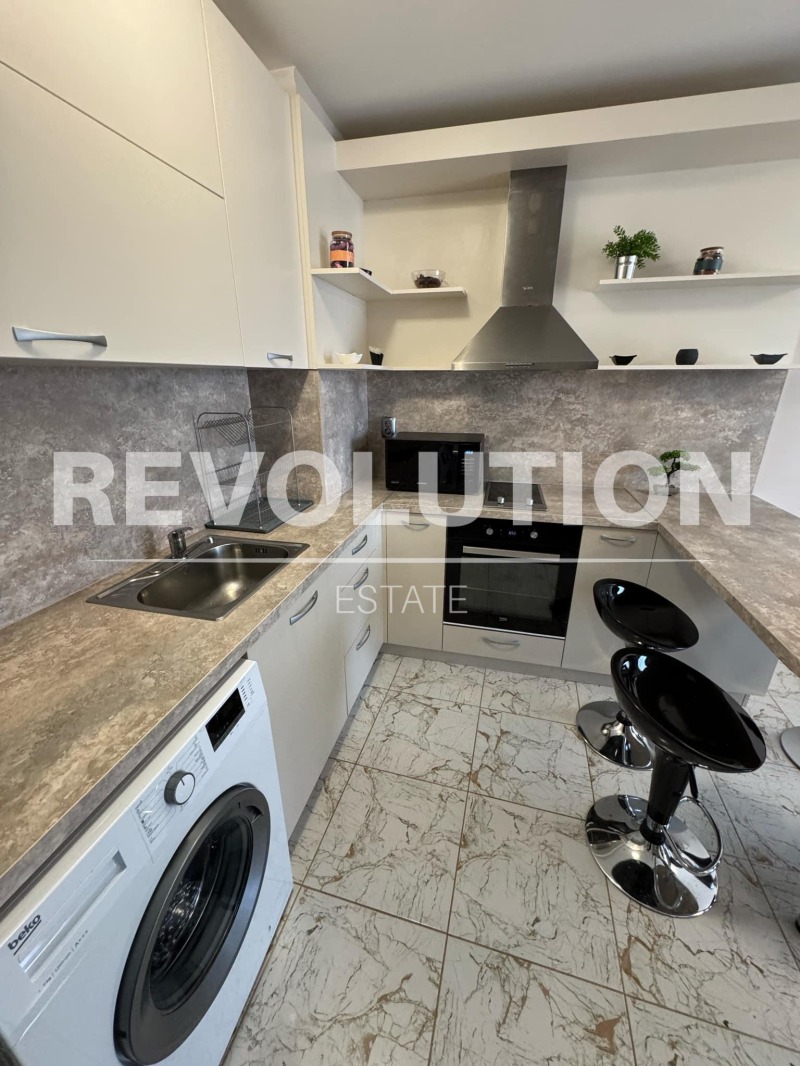 A louer  1 chambre Plovdiv , Mladejki Halm , 64 m² | 14597889