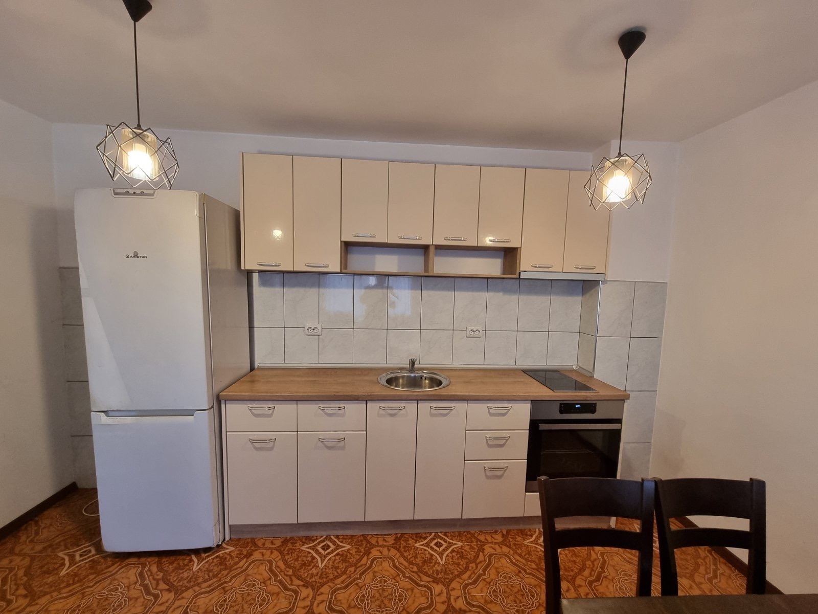 Дава под наем 3-СТАЕН, гр. София, Банишора