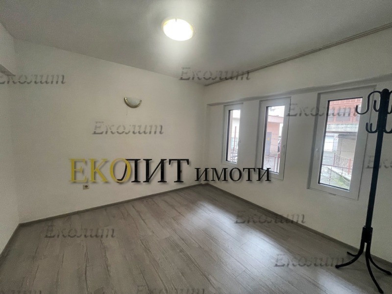 Дава под Наем ОФИС в град София, ПЗ Хладилника - 70 кв.м / 380 € » 743.22 лв., ЕКОЛИТ ИМОТИ