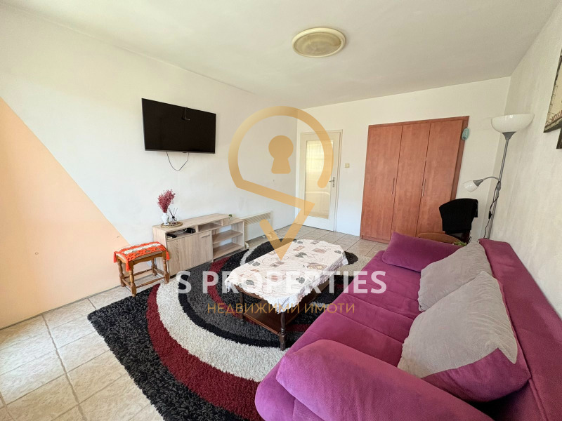 Дава под нем  3-стаен, град Варна, Базар Левски •  600 EUR • ID 45715836 — holmes.bg - [1] 