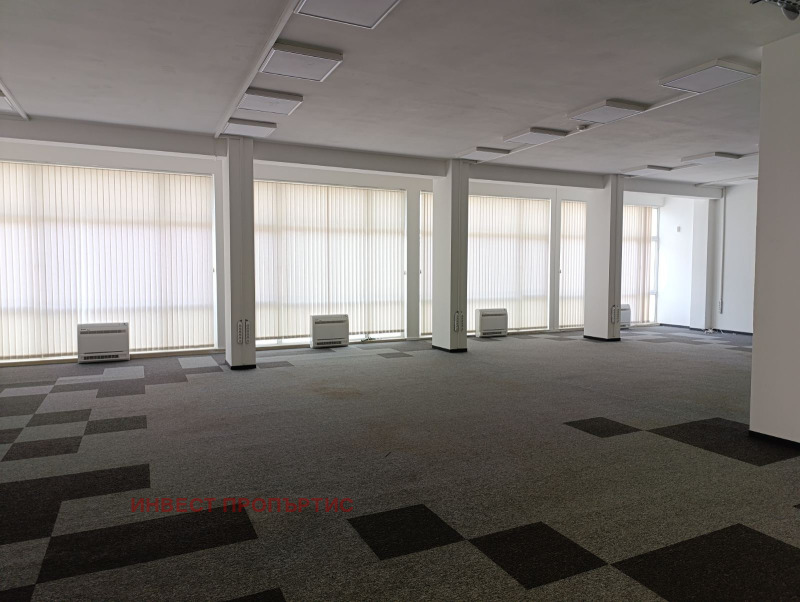 Дава под Наем ОФИС в град София, Хладилника - 550 кв.м / 4 990 € » 9 759.59 лв., ИНВЕСТ ПРОПЪРТИС