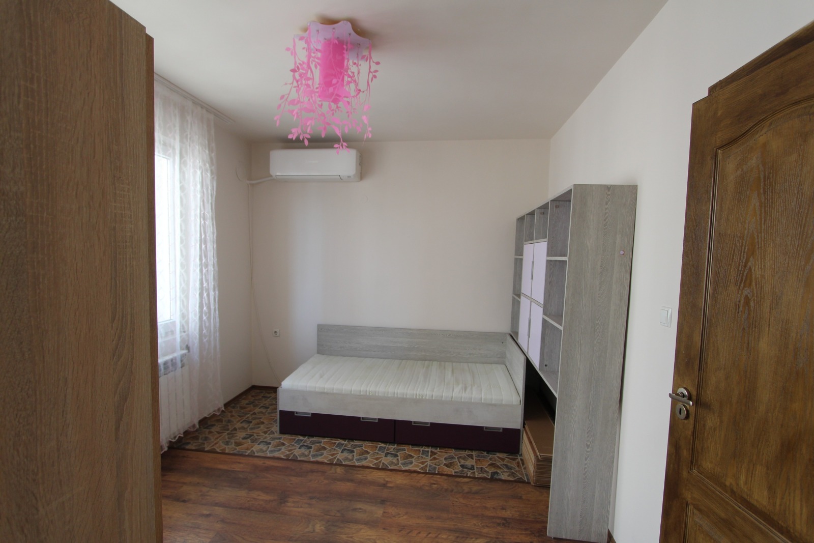 Дава под наем 3-СТАЕН, гр. София, Сухата река, снимка 3 - Апартаменти - 54319957