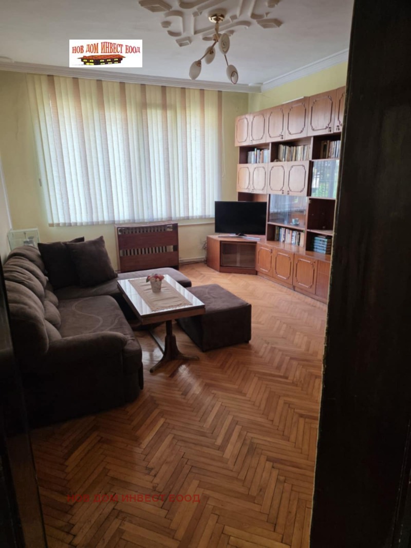 Til leie  2 soverom Pernik , Tsentar , 86 kvm | 98458860