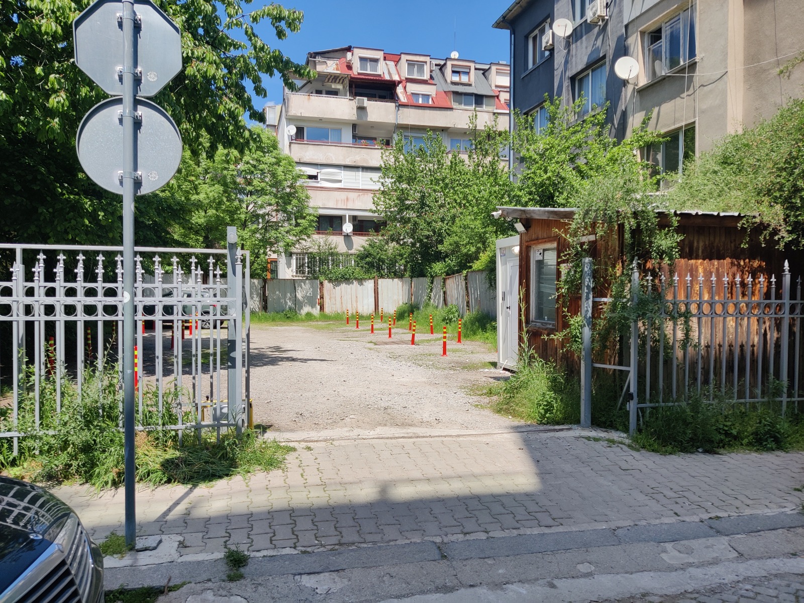Дава под наем ГАРАЖ, ПАРКОМЯСТО, гр. София, Център, снимка 3 - Гаражи и паркоместа - 56226279