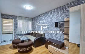 1 quarto Mladejki Halm, Plovdiv