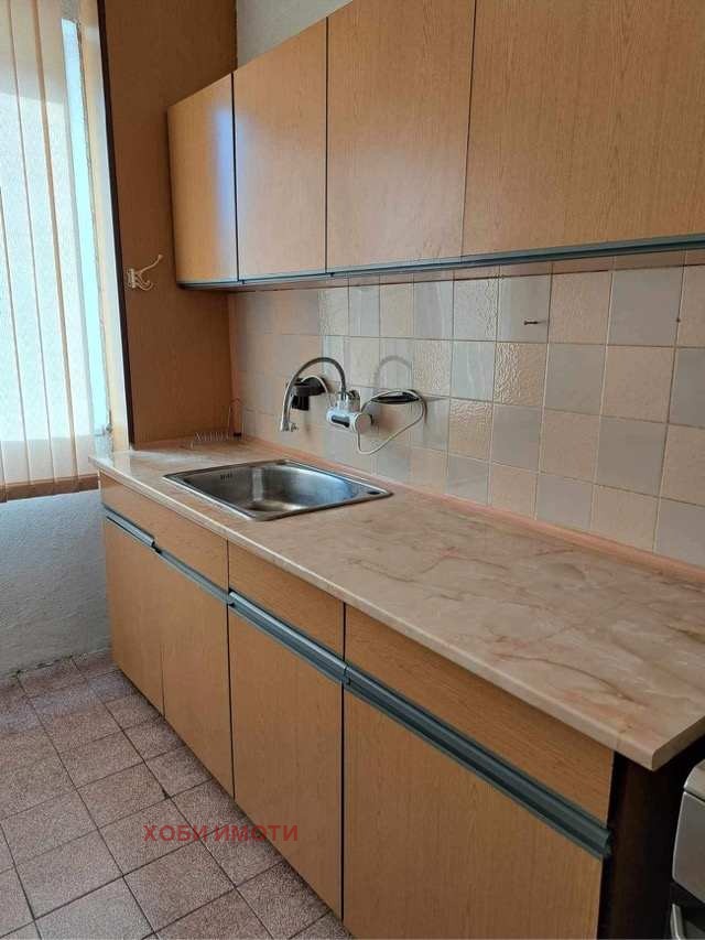 En renta  3 dormitorios Plovdiv , Kyuchuk Parizh , 75 metros cuadrados | 94079038 - imagen [3]