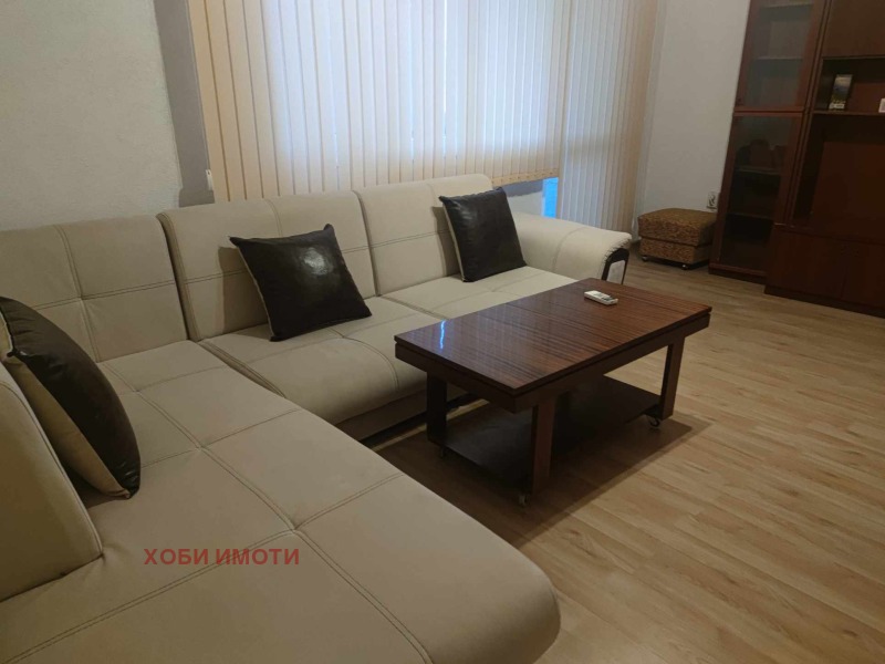 En renta  3 dormitorios Plovdiv , Kyuchuk Parizh , 75 metros cuadrados | 94079038