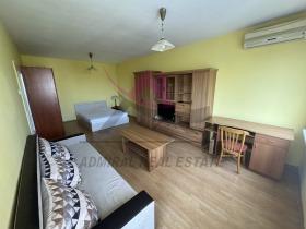1 quarto Tchataldja, Varna
