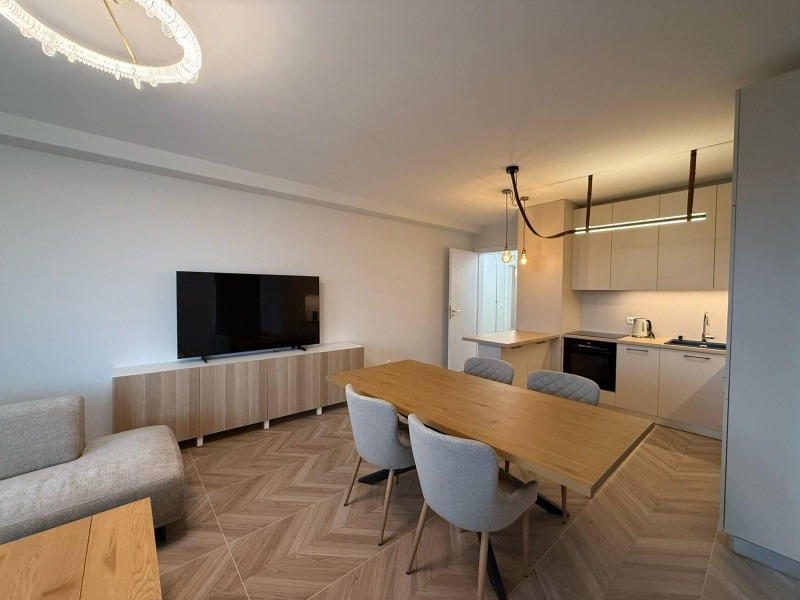 Издаје се  2 спаваће собе Софија , Витоша , 140 м2 | 61977155 - слика [4]