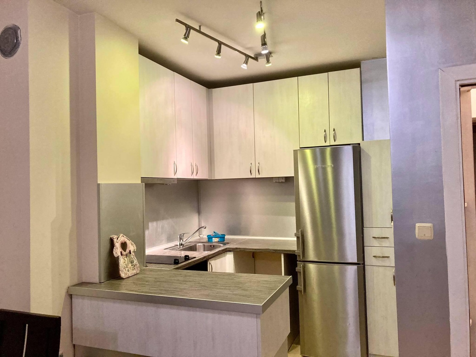 Дава под наем 2-СТАЕН, гр. Бургас, област Бургас, снимка 2 - Апартаменти - 53897502