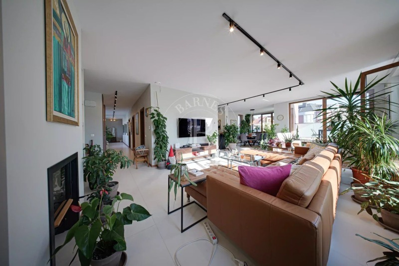 For Rent  3 bedroom Sofia , Vitosha , 240 sq.m | 41271982