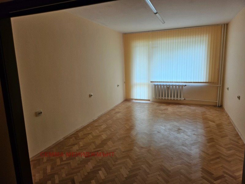 Te huur  Kantoor Sofia , Tsentar , 57 m² | 11197672 - afbeelding [14]