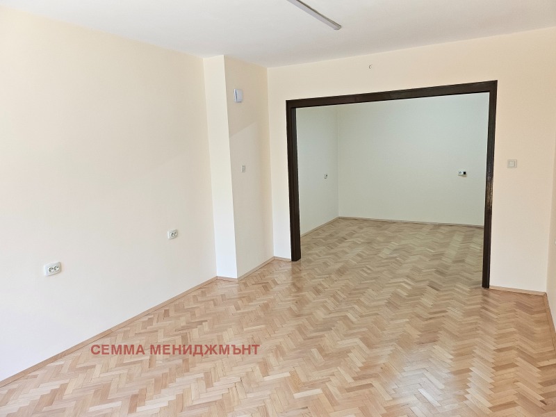 Te huur  Kantoor Sofia , Tsentar , 57 m² | 11197672 - afbeelding [10]