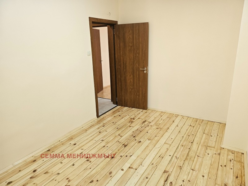 Te huur  Kantoor Sofia , Tsentar , 57 m² | 11197672 - afbeelding [8]