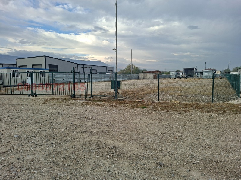 Под наем МЯСТО, град Пловдив, Южна дъга • 450 € / 880.12 лв. • 21856308 1