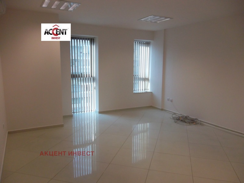 Дава под наем ОФИС, гр. Варна, Лятно кино Тракия, снимка 11 - Офиси - 52194229