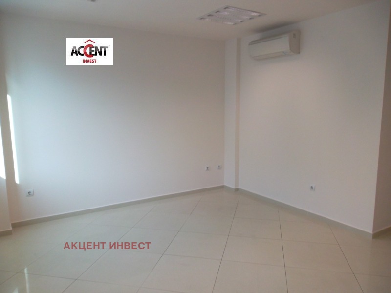 Дава под наем ОФИС, гр. Варна, Лятно кино Тракия, снимка 3 - Офиси - 52194229