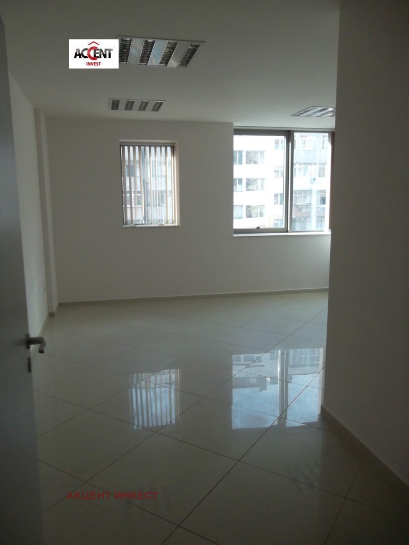 Дава под наем ОФИС, гр. Варна, Лятно кино Тракия, снимка 8 - Офиси - 52194229