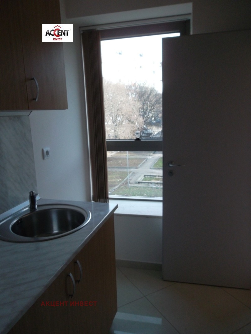 Дава под наем ОФИС, гр. Варна, Лятно кино Тракия, снимка 5 - Офиси - 52194229