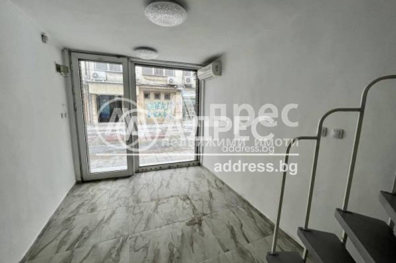 Издаје се  Схоп Софија , Центар , 29 м2 | 60620350