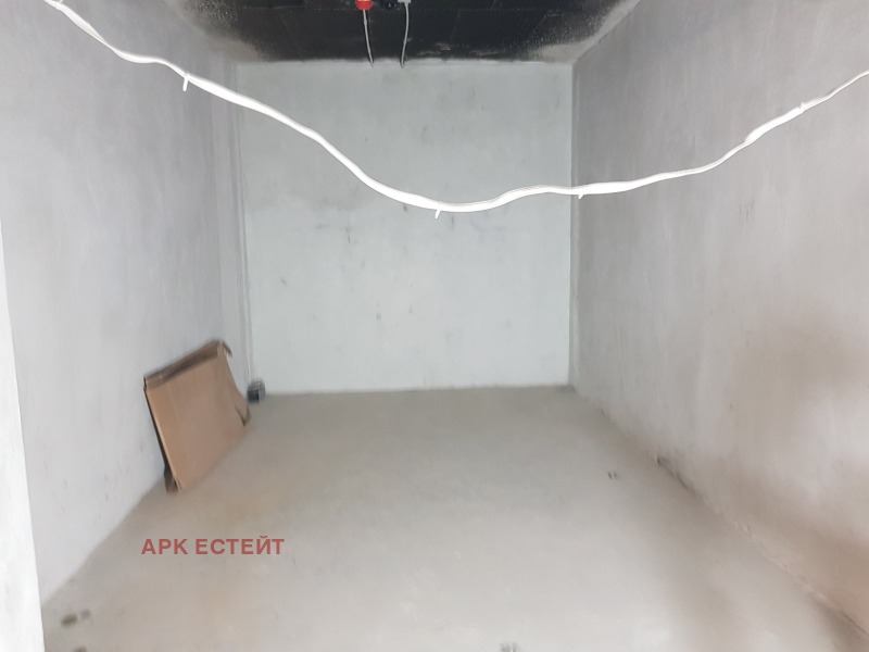 Дава под наем ГАРАЖ, ПАРКОМЯСТО, гр. София, Малинова долина, снимка 13 - Гаражи и паркоместа - 53195368