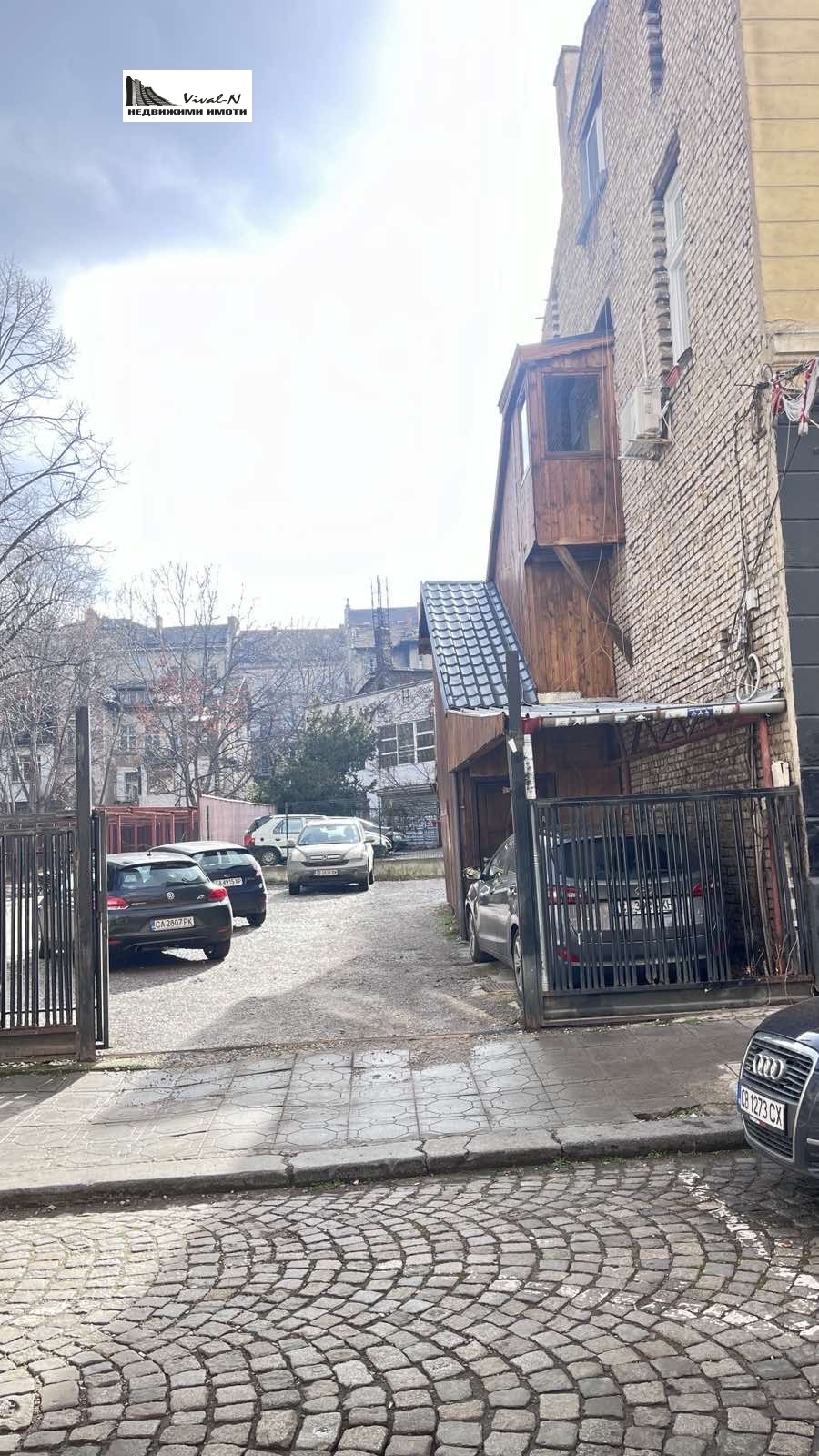 Дава под наем ГАРАЖ, ПАРКОМЯСТО, гр. София, Център, снимка 4 - Гаражи и паркоместа - 53710254