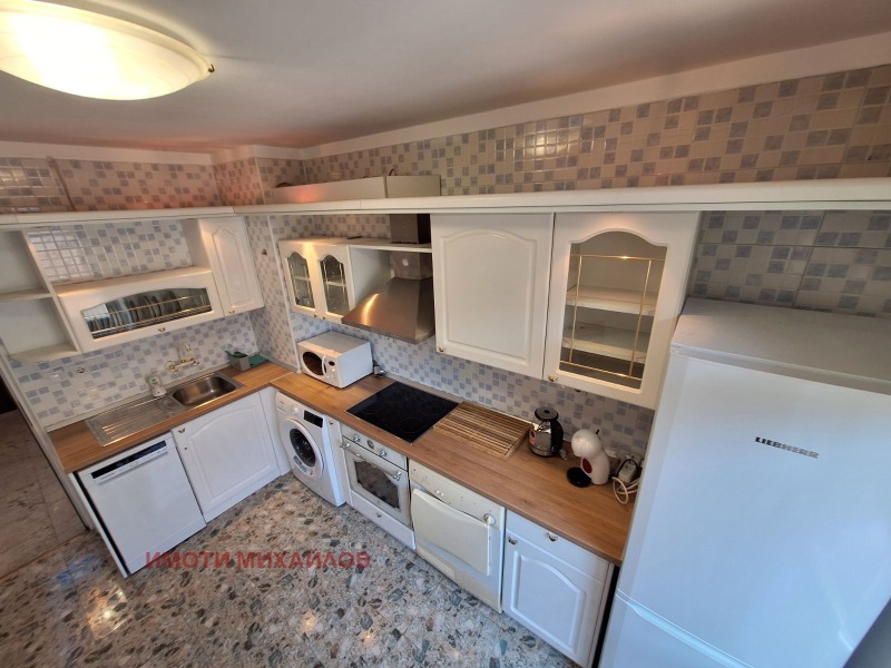 Zu vermieten  3 Schlafzimmer Sofia , Lozenez , 135 qm | 96575868 - Bild [13]
