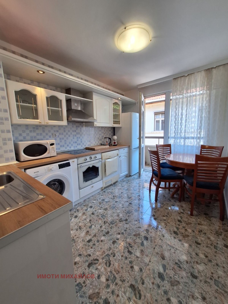 Zu vermieten  3 Schlafzimmer Sofia , Lozenez , 135 qm | 96575868 - Bild [12]