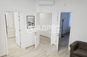 Γραφείο ΤΣενταρ, Σοφηια