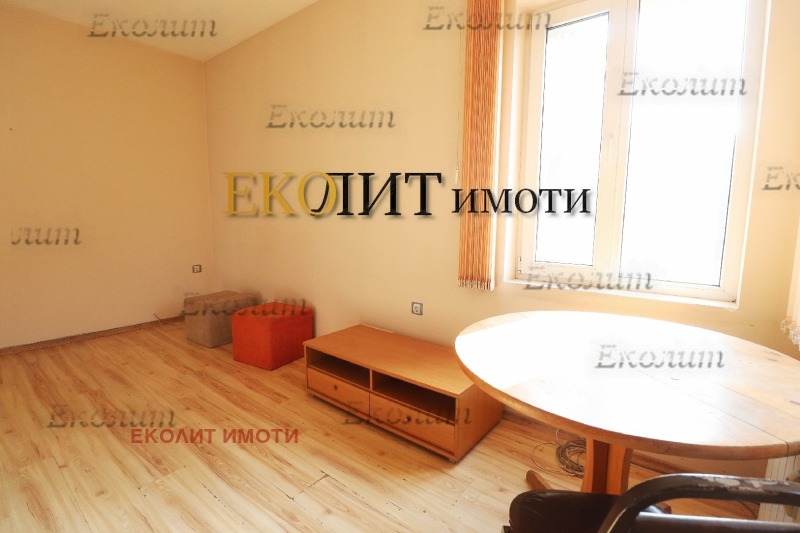 Издаје се  1 спаваћа соба Софија , Центар , 56 м2 | 31124738