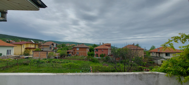 Дава под наем КЪЩА, с. Кошарица, област Бургас, снимка 12 - Къщи - 45462031