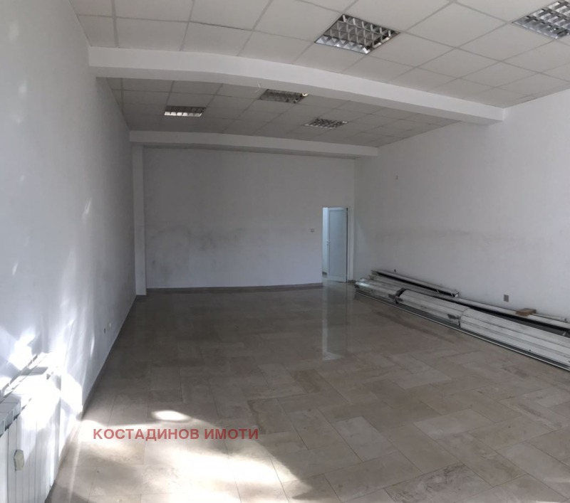 Издаје се  Схоп Пловдив , Гагарин , 86 м2 | 71062027 - слика [2]